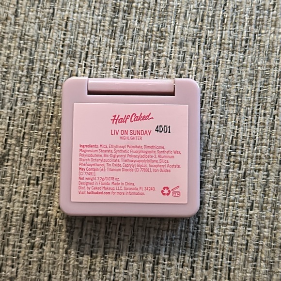 HALF CAKED
Double Dipper Highlighter - Picture 7 of 9